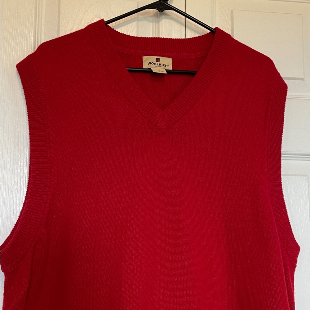 Men’s Woolrich v neck sweater vest 70% Colton/30% lambswool Red Christmas party